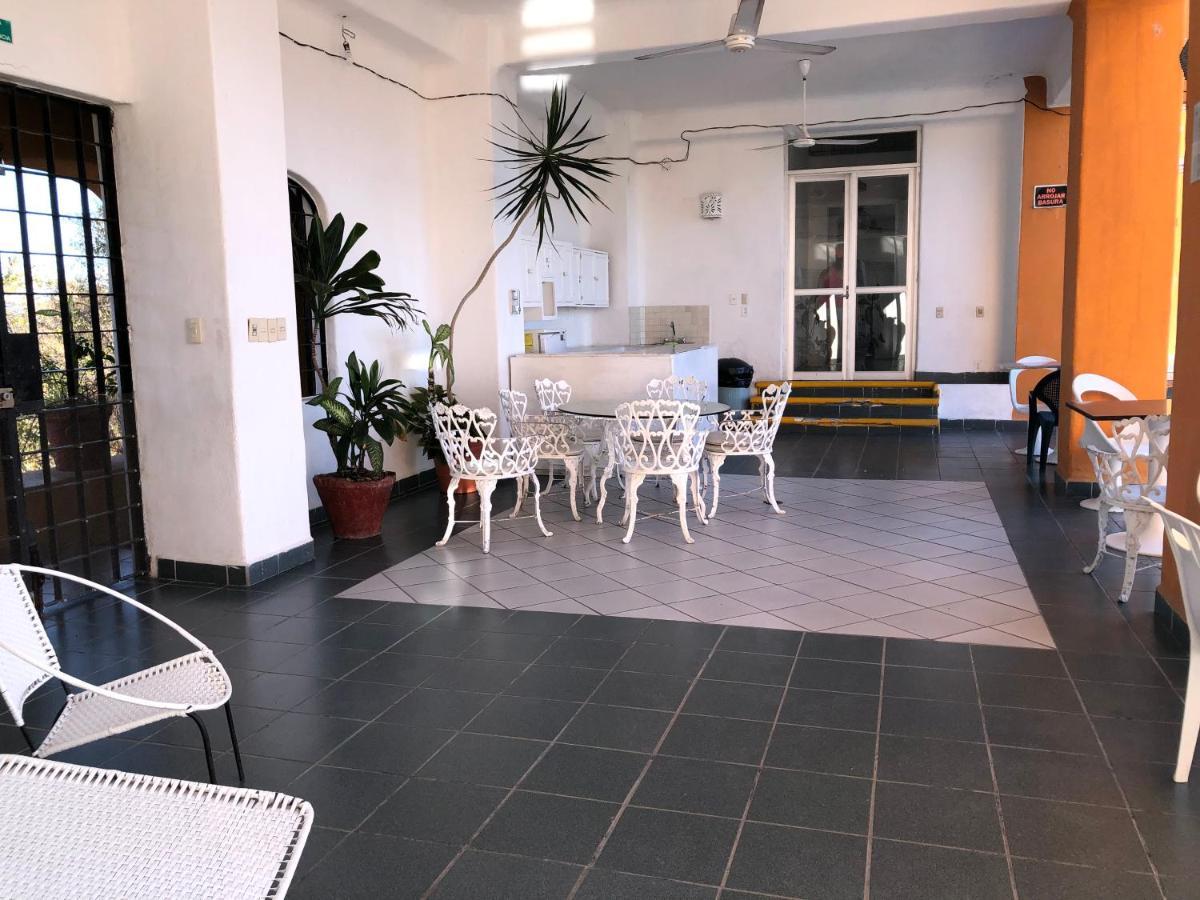 Casa Mexicana La Reyna مانزانيلو المظهر الخارجي الصورة